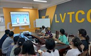 电子信息工程学院组织师生观看校园课本剧《濂溪?爱莲》