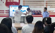电子信息工程学院组织学生参加“民族团结一家亲，法治教育共成长”宣讲活动
