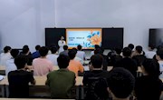 电子信息工程学院2022级虚拟现实技术应用专业开展感恩教师的主题班会