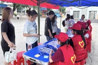 校青年志愿服务总队开展“防范诈骗擦亮眼，全民参与筑安全”反诈宣传活动