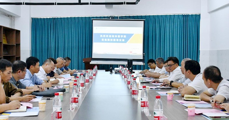 桂林医学院到我校考察交流