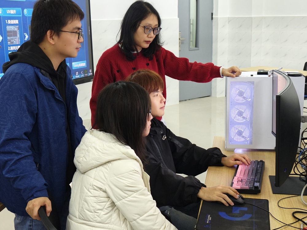 4.团队在组织指导学生参与华锡有色研究院，车合互联等企业不同场景的AI应用开发