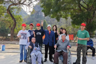 贸易与旅游管理学院开展 "传承雷锋精神，绘就志愿底色" 志愿者活动