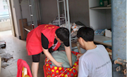 【一站式学生社区】暖心毕业“寄”，贸易与旅游管理学院组织志愿者为毕业生打包行李