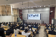 艺术学院优秀校友、知名设计师苏敏返?？病吧杓瓶巍?