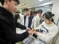 艺术学院与校图书馆联合举办“忆峥嵘岁月，颂英雄精神”红色观影活动